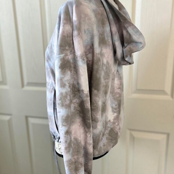 Women's Lightweight Cropped Pullover Scoop Neck Hoodie with Front Mock Pouch - Picture 7 of 10